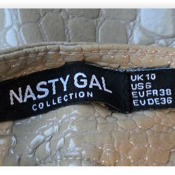 Nasty Gal Beige Faux Leather Croc Pants Size 6 - Picture 5 of 6